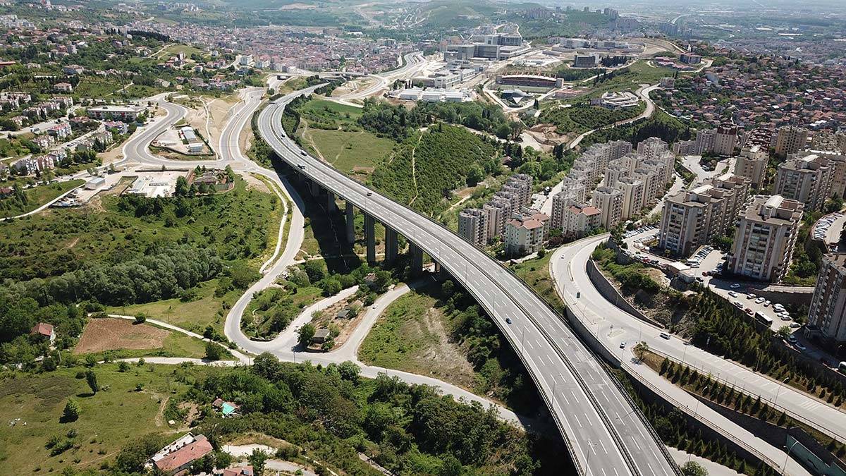 TEM otoyolu tam kapanmanın etkisiyle boş kaldı