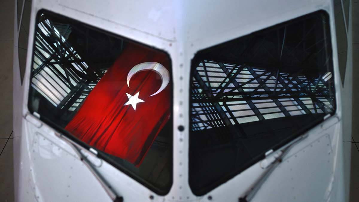 THY uçağına tarihi forma