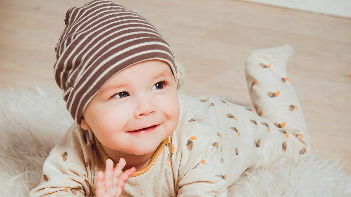 Tummy time ile bebeğinizin motor becerilerini geliştirin