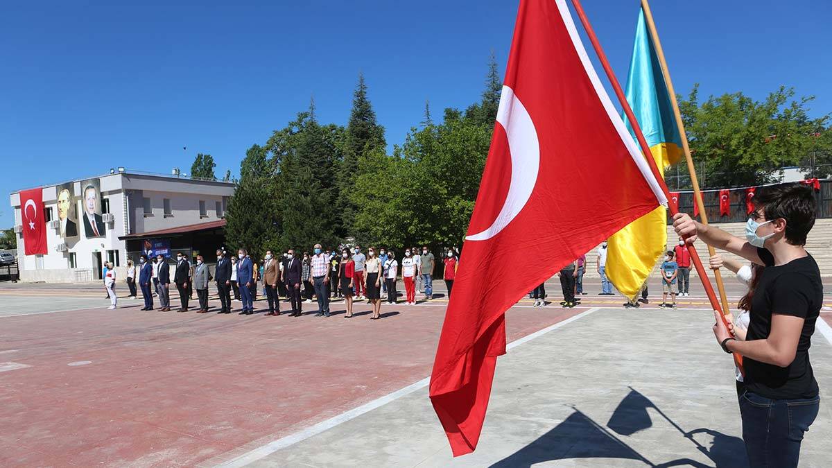 19 Mayıs Atatürk'ü Anma, Gençlik ve Spor Bayramı'nın 102'nci yıl dönümü, düzenlenen çeşitli etkinliklerle kutlandı.
