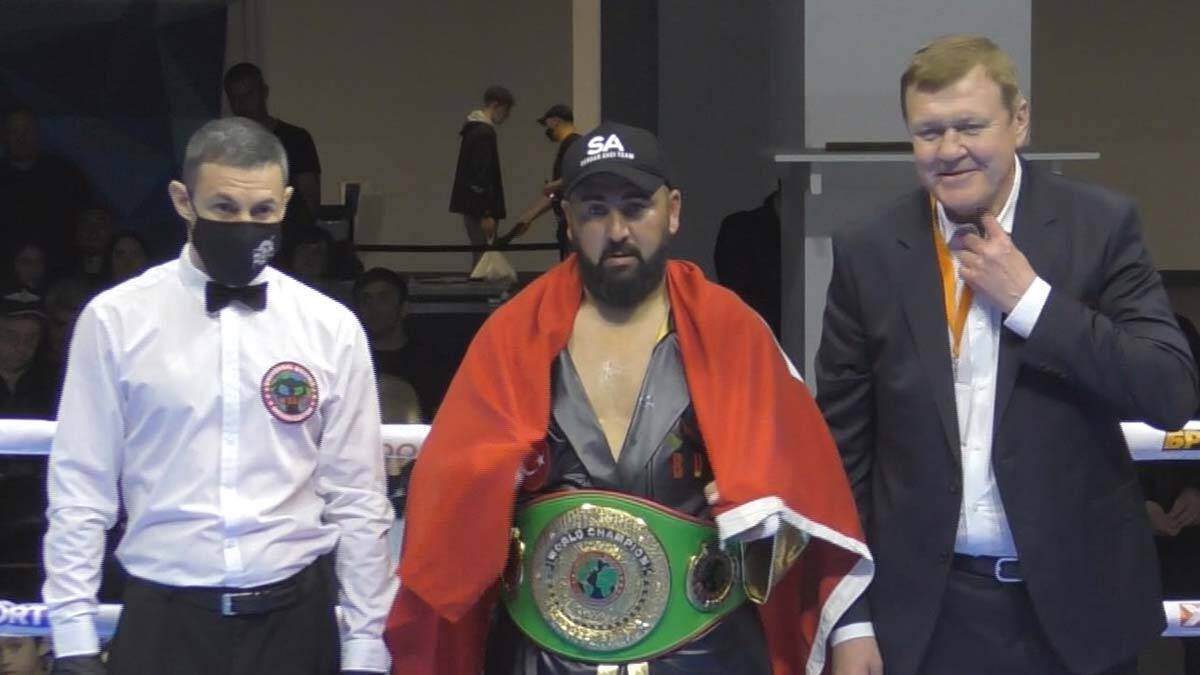 Serdar Avcı nakavt ile dünya şampiyonu