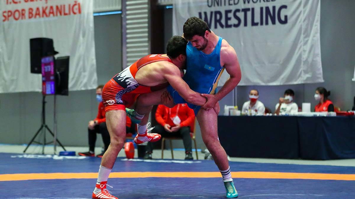 17 milli güreşçi finalde