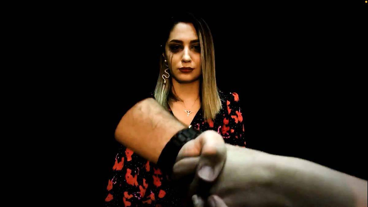 Üniversitelilerden kadına şiddet filmi