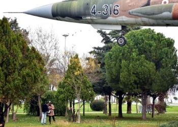 Yarış dronu pilotlarının antrenmanı nefes kesiyor