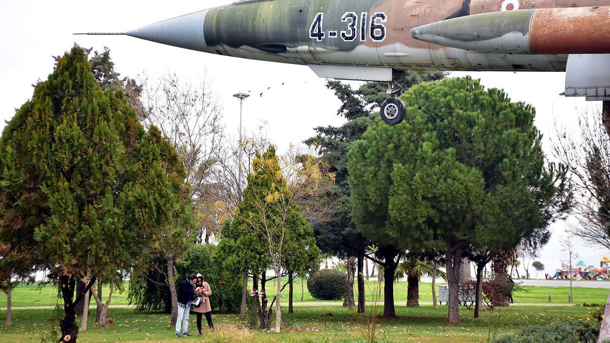 Yarış dronu pilotlarının antrenmanı nefes kesiyor