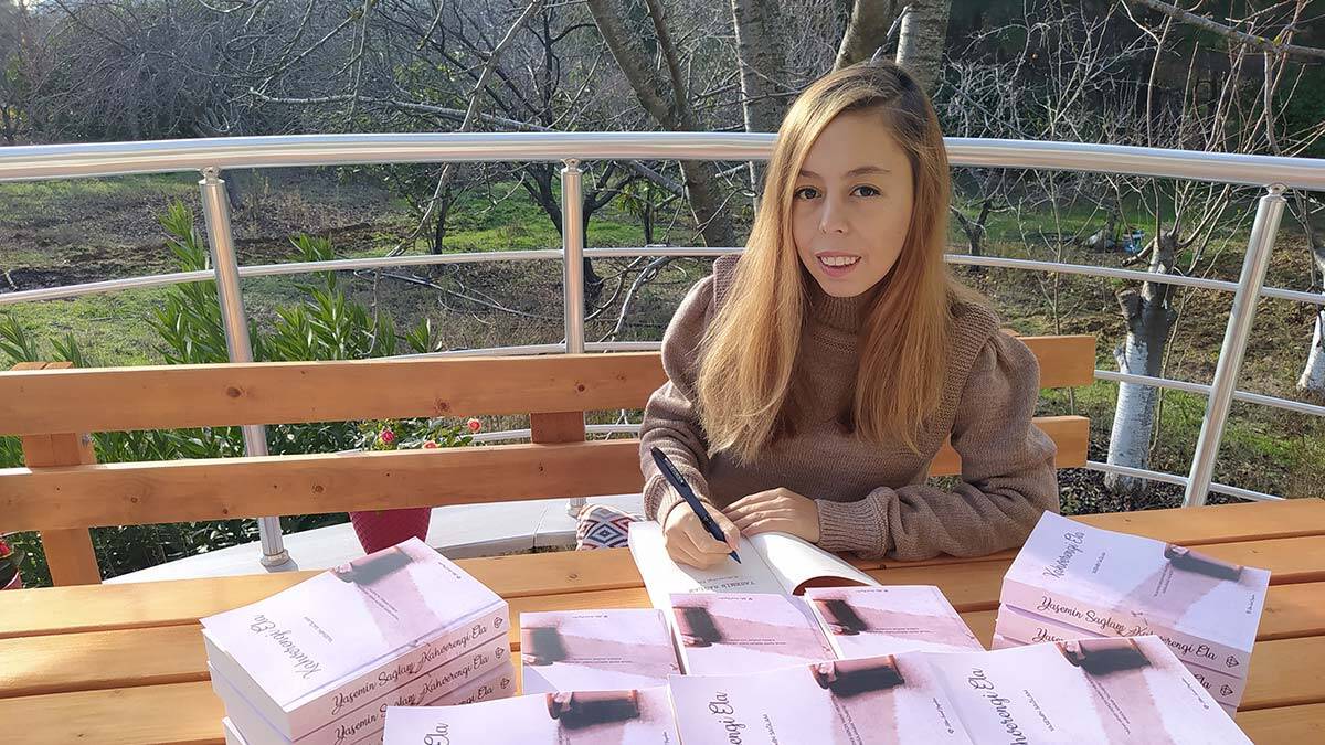 Yasemin Sağlam'ın Kahverengi Ela kitabı çıktı