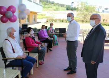 İBB'den Yaşlı Bakım ve Huzurevi'ni ziyaret
