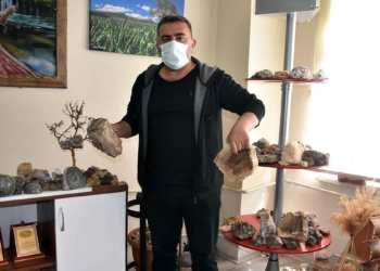 10 bin adet taşla koleksiyon yaptı