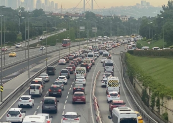 Köprüde trafik yoğunluğu yaşandı