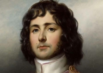 Levanten Mimar, Alexandra Vallaury