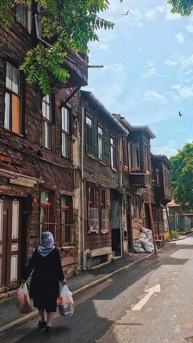 Bir hikaye bin hisse!...