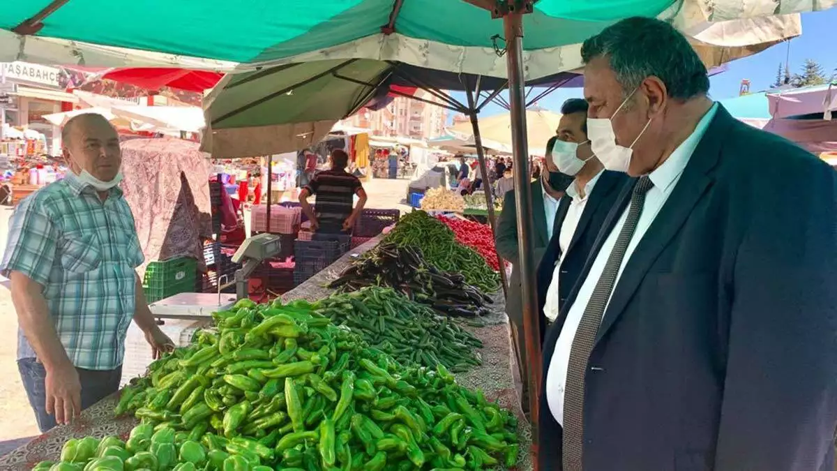 Pazarcı esnafı da vatandaş da dertli