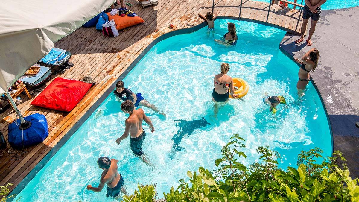 Kirli havuzlar cilt hastalıkları için risklidir