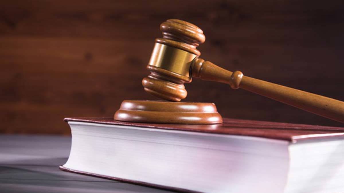 İzmir'de FETÖ Davasında 2 Müebbet 94 Beraat Kararı