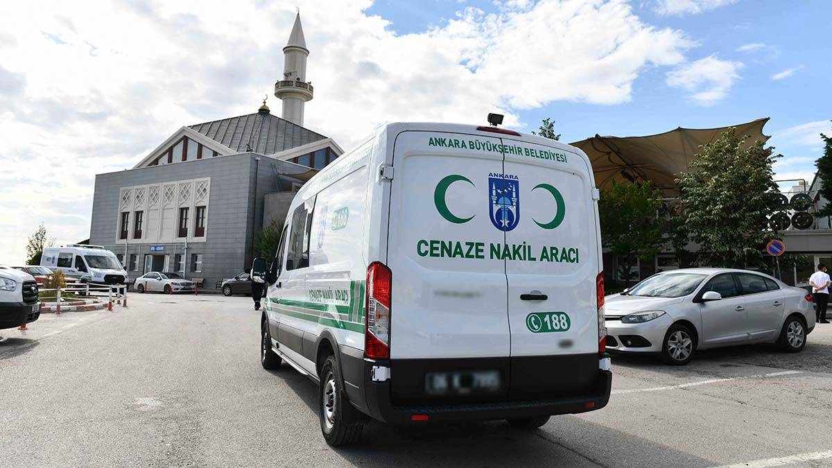 Ankara Büyükşehir Belediyesinin ALO 188 Cenaze Nakil Aracı Filosuna 45 yeni araç daha katıldı. Araçların 5 tanesinde morg ve gasilhane bulunuyor.
