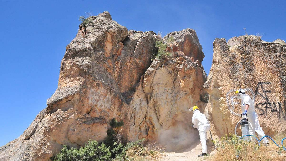 Peribacaları Mikro Kumlama Tekniği ile Temizleniyor