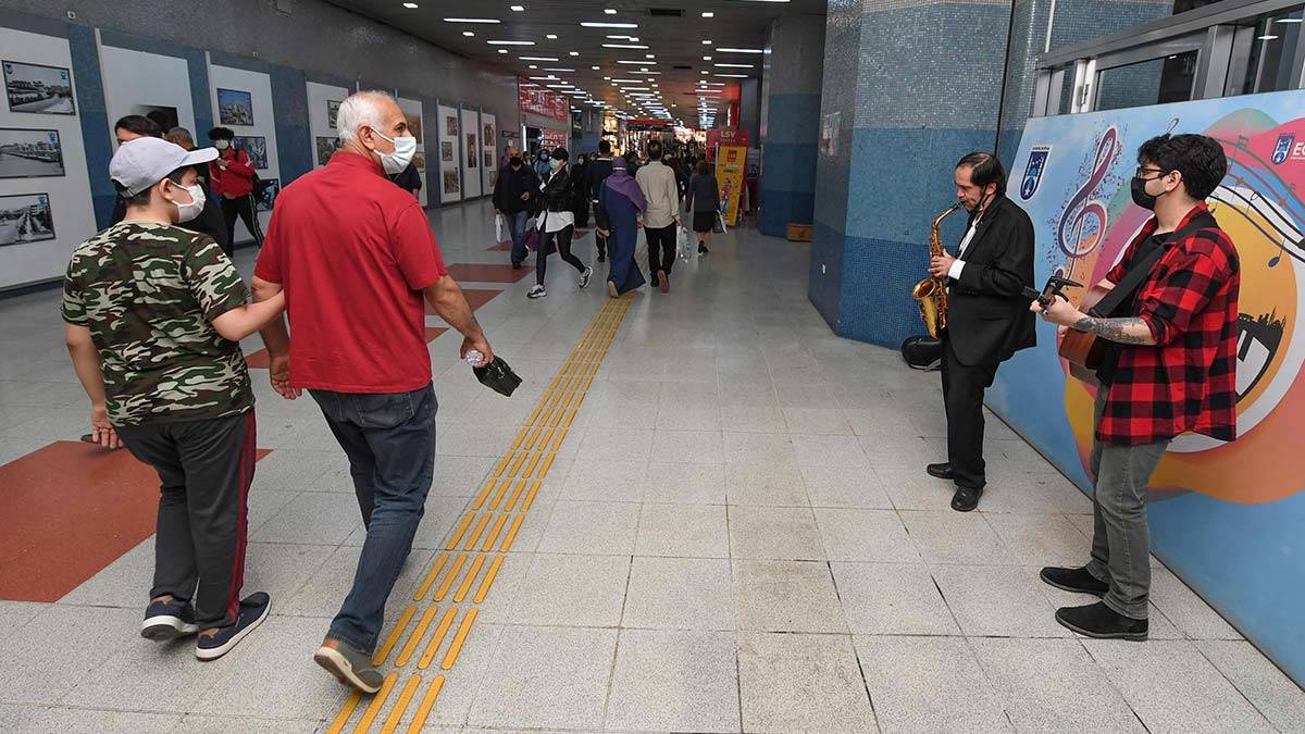 Mutluluk Sahnelerinde Başkentliler müziğe kavuştu