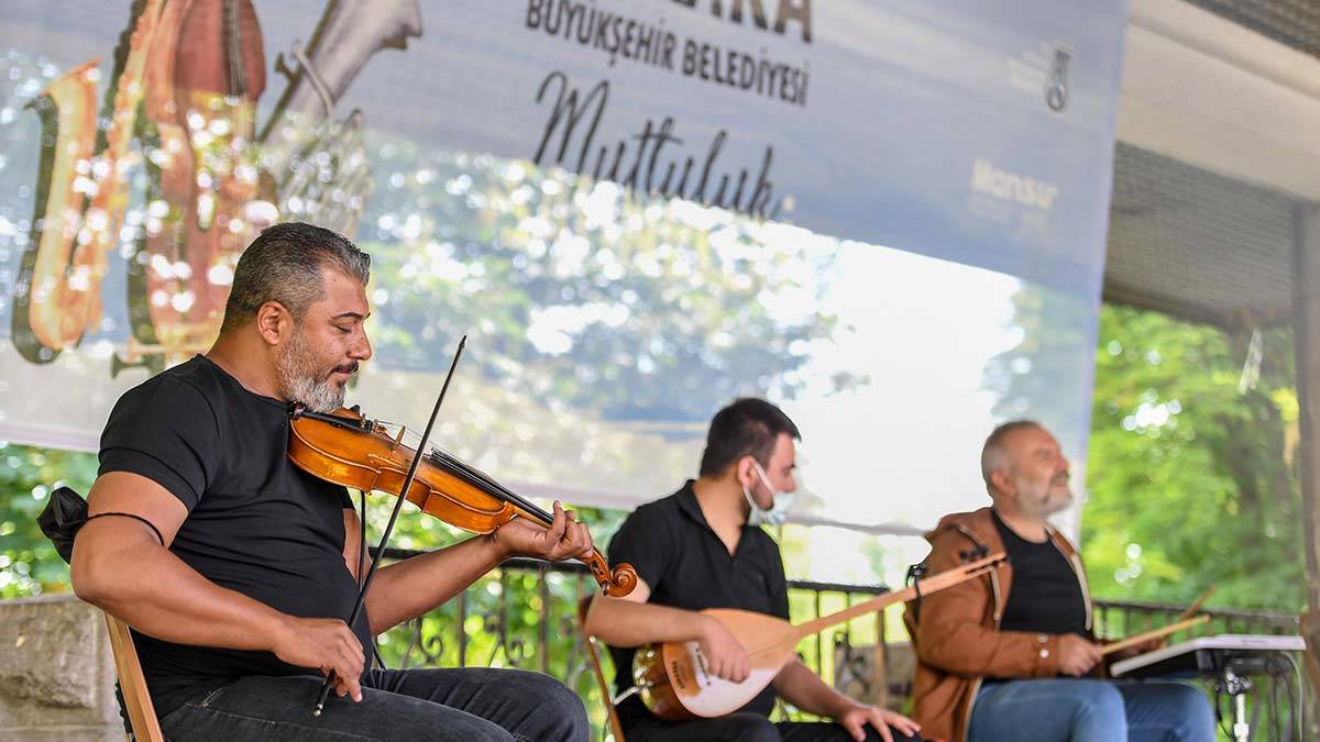 Mutluluk Sahnelerinde Başkentliler müziğe kavuştu