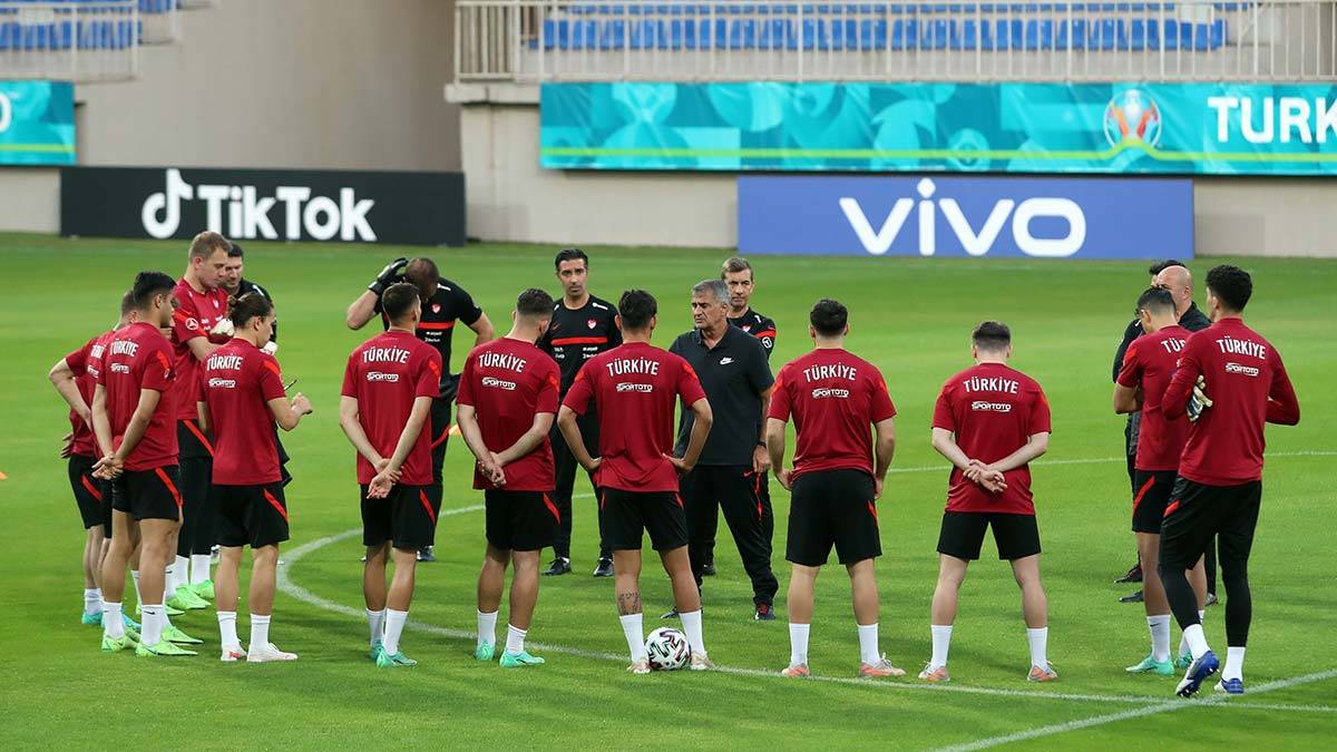 A Milli Takım İsviçre maçı hazırlıklarına başladı