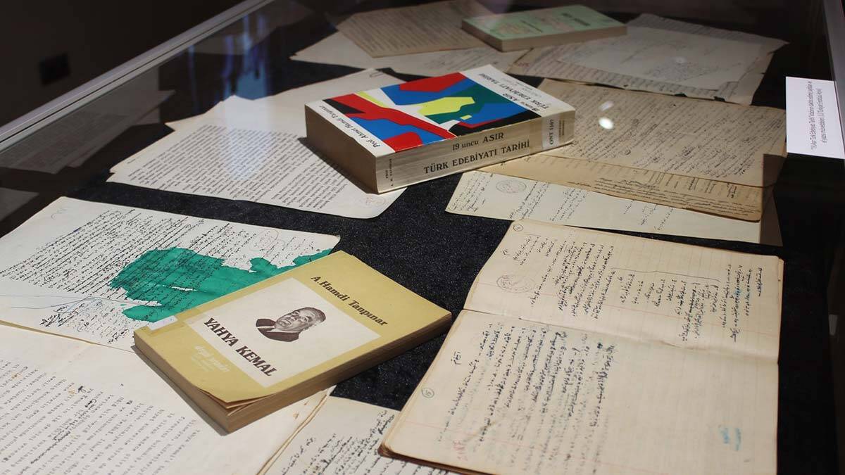 Tanpınar sergisi Beyoğlu'nda açıldı