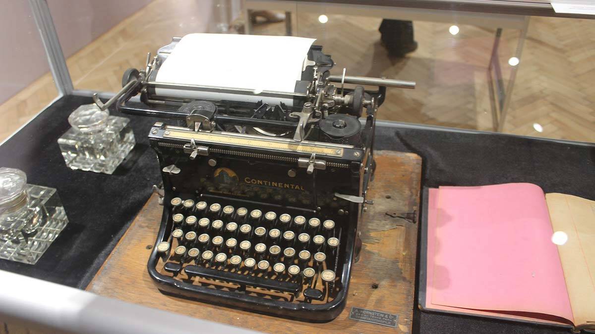 Tanpınar sergisi Beyoğlu'nda açıldı