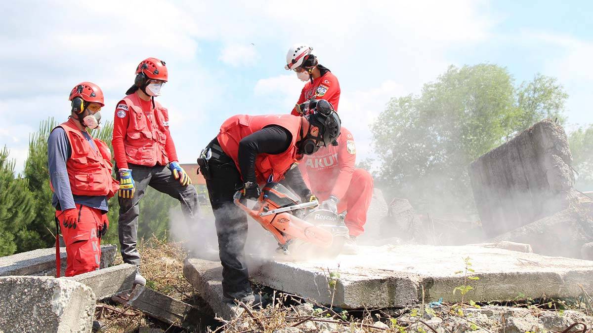 AKUT eğitmenleri zor zamanlar için hazırlanıyor