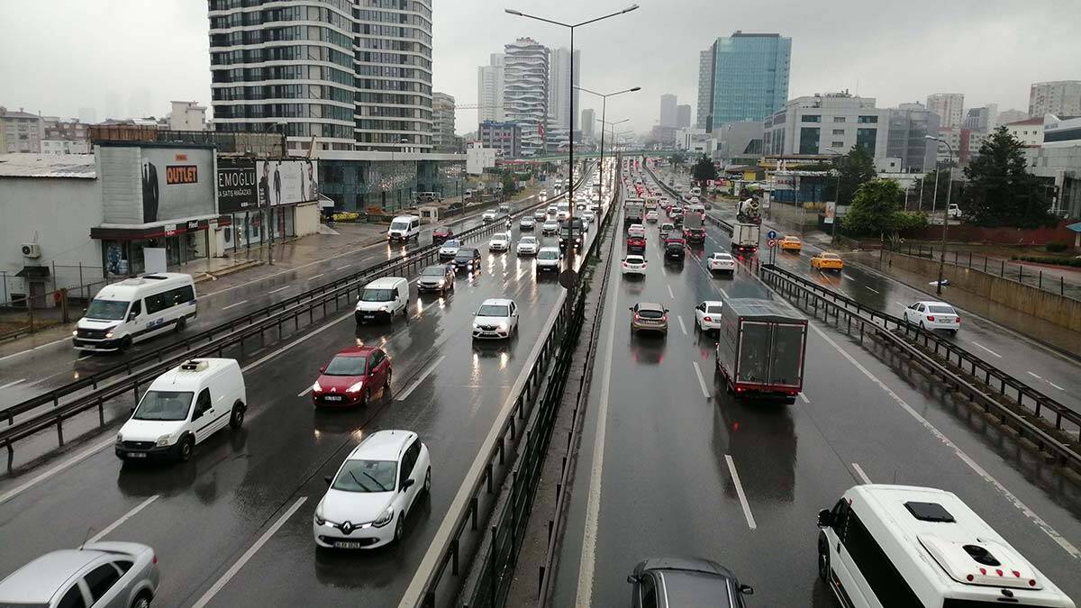 Anadolu Yakası'nda yağmur etkili oldu