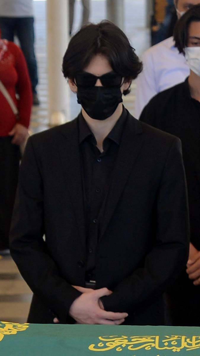 Annesinin öldürüldüğü dehşet gecesini savcıya anlattı