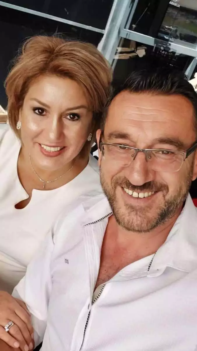 Ankara'da, mehmet erdoğan'ın öldürdüğü eşi, kadın doğum uzmanı opr. Dr. Zeynep erdoğan'ın ilk eşinden olan oğlu ahmet a. Annesinin öldürüldüğü dehşet gecesini savcıya anlattı.