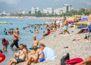 Antalya'da hava sıcaklığı 41 dereceyi gördü