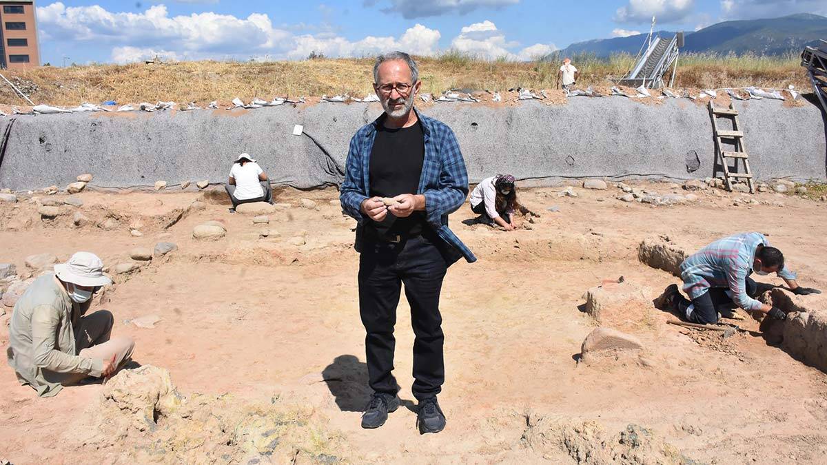 Yılın ilk kazılarında 8 bin 500 yıllık buluntu