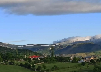 Ilgar dağlarının zirvesine haziran karı