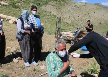 Aşı ikna timleri 2 bin 500 rakımlı yaylada