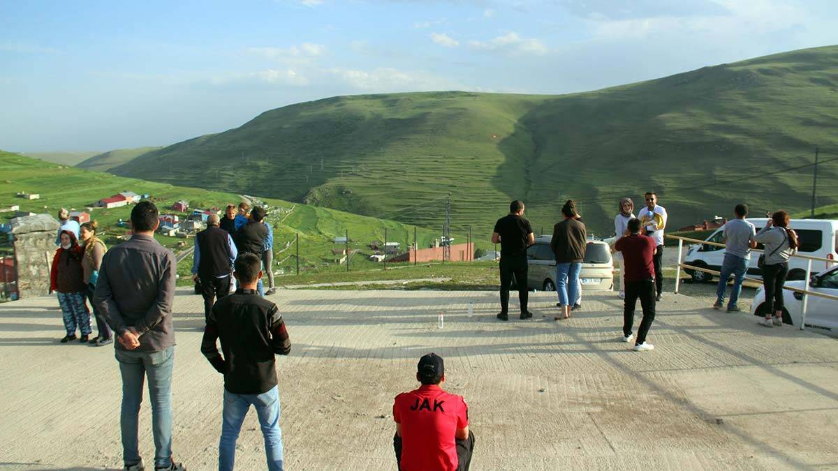 Atatürk'ün silüeti Karadağ sırtlarında