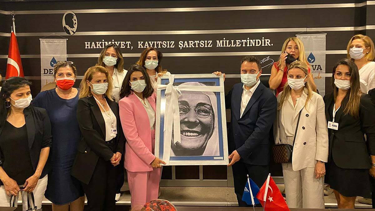 Ekonomimizi yeniden ayağa kaldırmaya geliyoruz