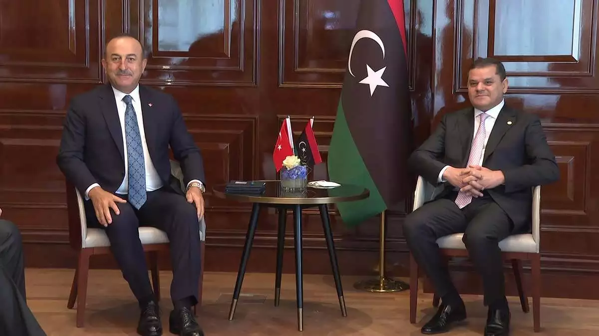 Bakan çavuşoğlu, libya başbakanı dibeybe ile bir araya geldi