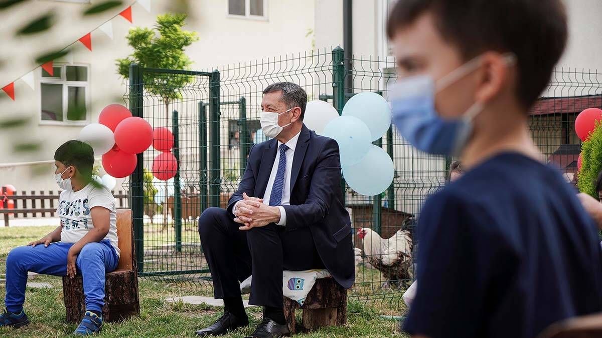 Bakan Selçuk Anadolu Masal Evi'nin açılışını yaptı