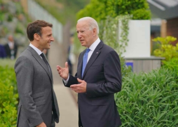 Biden'ın G7 yemeğinden Macron paylaşımı