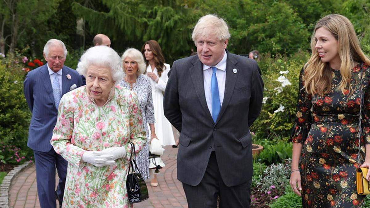 Biden'ın G7 yemeğinden Macron paylaşımı