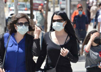 Bilim Kurulu üyesi Akın'dan yazın maske uyarısı