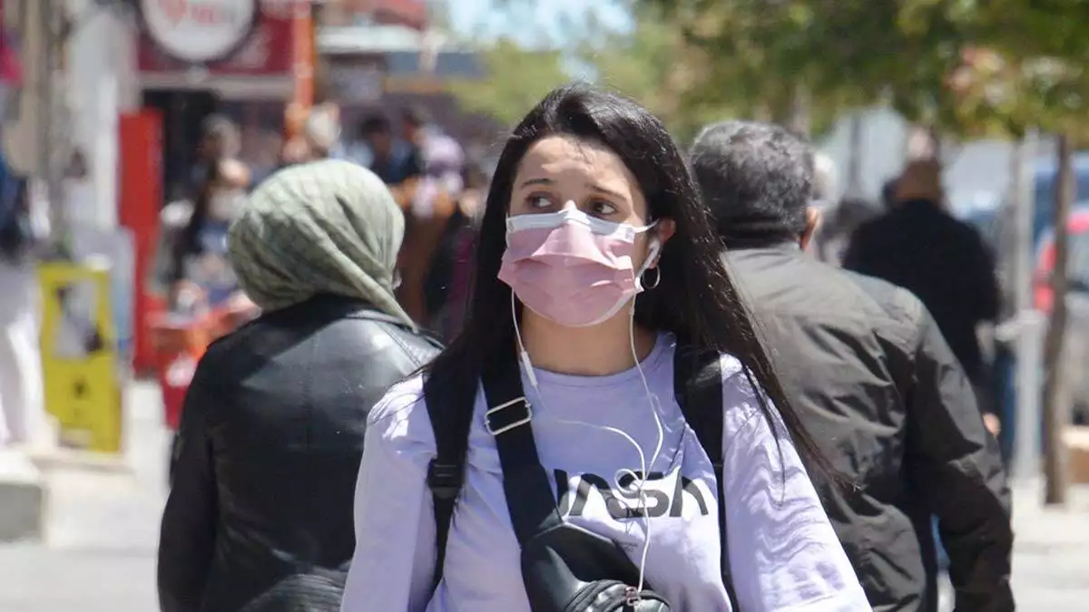 Bilim kurulu üyesi akın'dan yazın maske uyarısı
