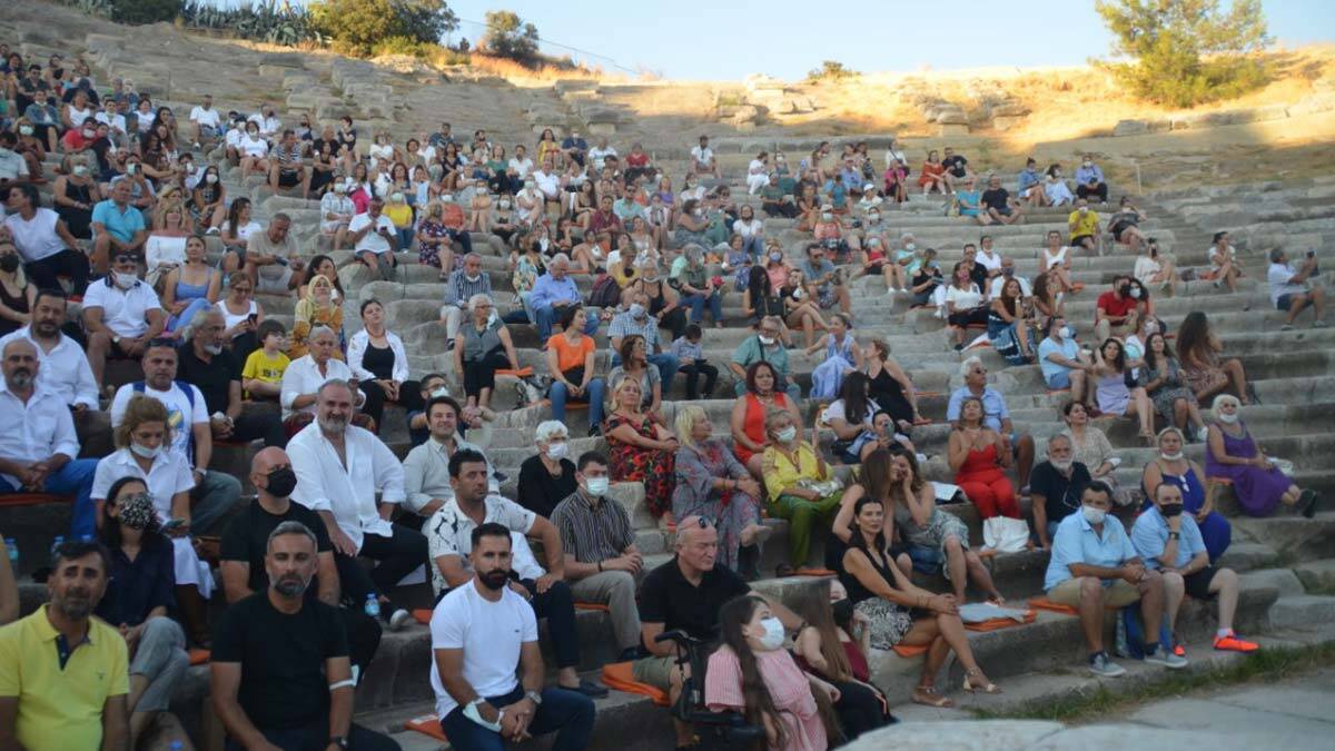 Engelliler yararına Elvedasız Şarkılar 2 konseri