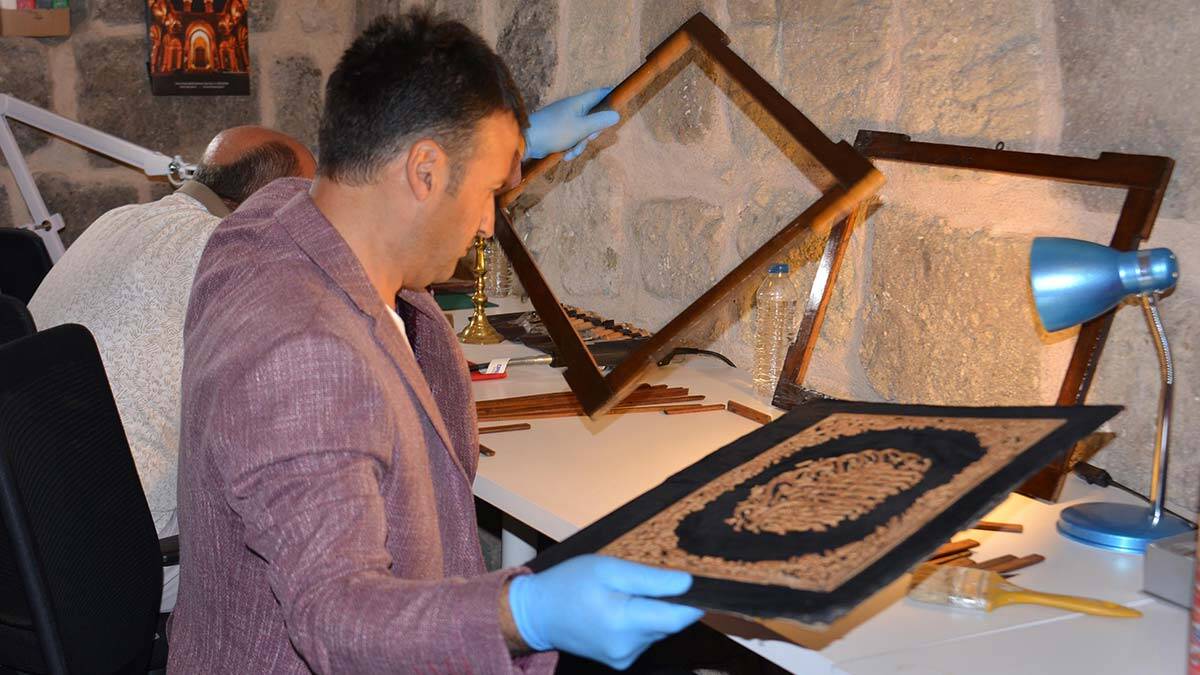 Çifte Minareli Medrese'de 2 bin eser restore ediliyor
