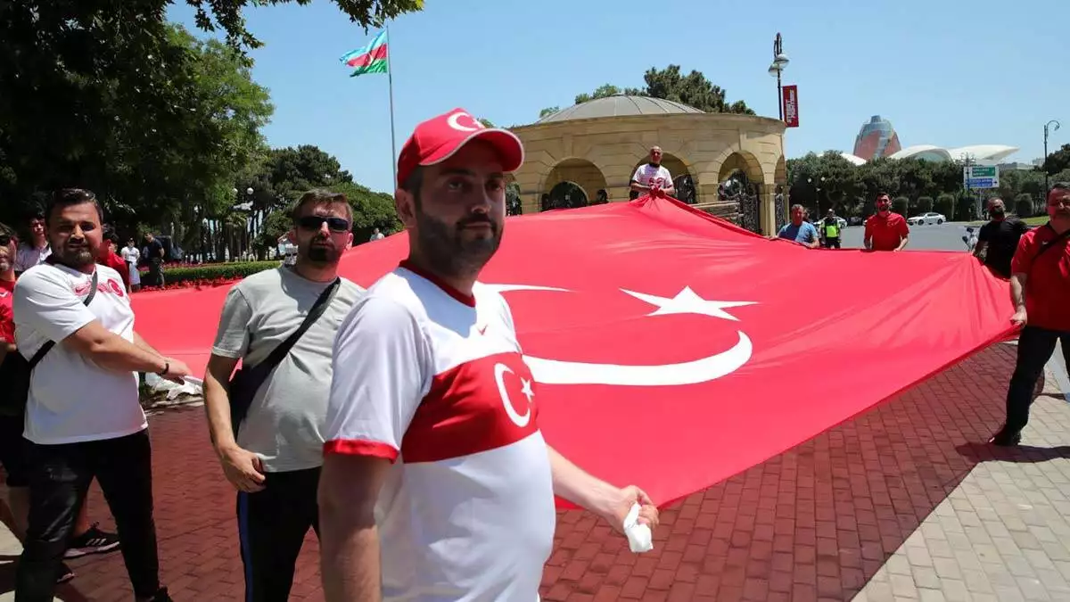 Cumhurbaskani erdogan bakude turk vatandaslarini selamladi 7911 dhaphoto2 - dış haberler, azerbaycan haberleri - haberton