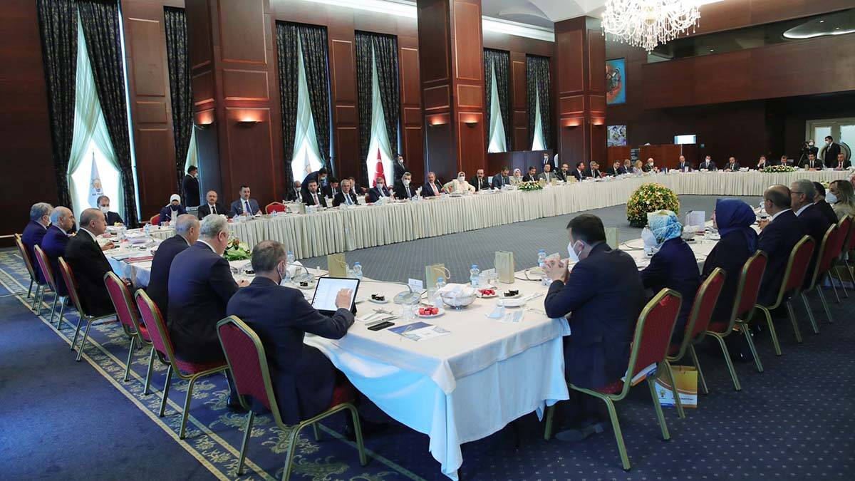 Erdoğan 55 milletvekiliyle bir araya geldi