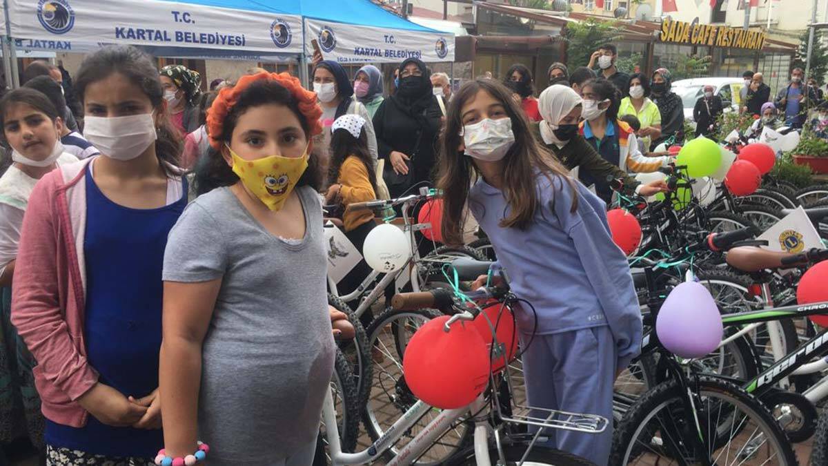 Dünya Çevre Günü'nde çocuklar bisikletlerine kavuştu