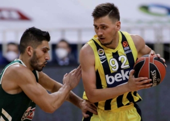 Fenerbahçe Beko'da Ulanovas ile yollar ayrıldı