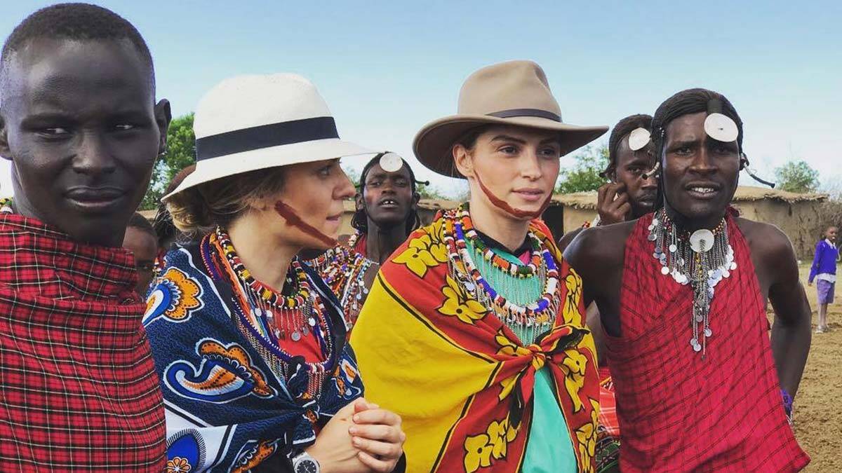 İranlı Ressam Sahar Khalkhalian sergi hazırlığında