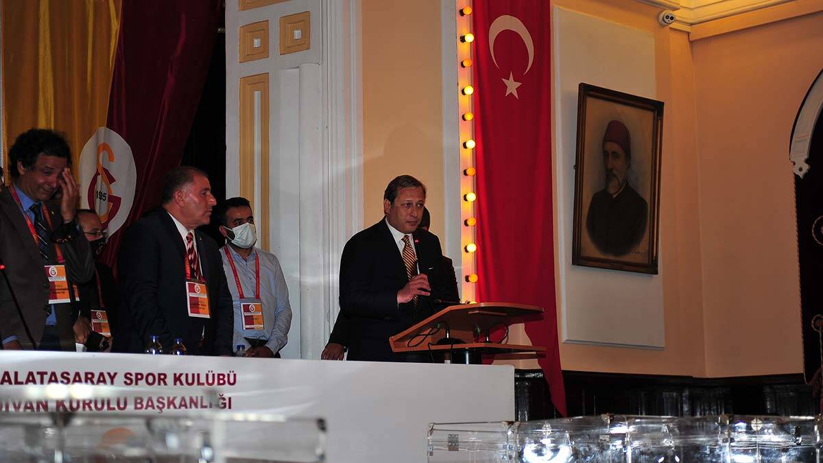 Galatasaray'ın 38. başkanı Burak Elmas oldu