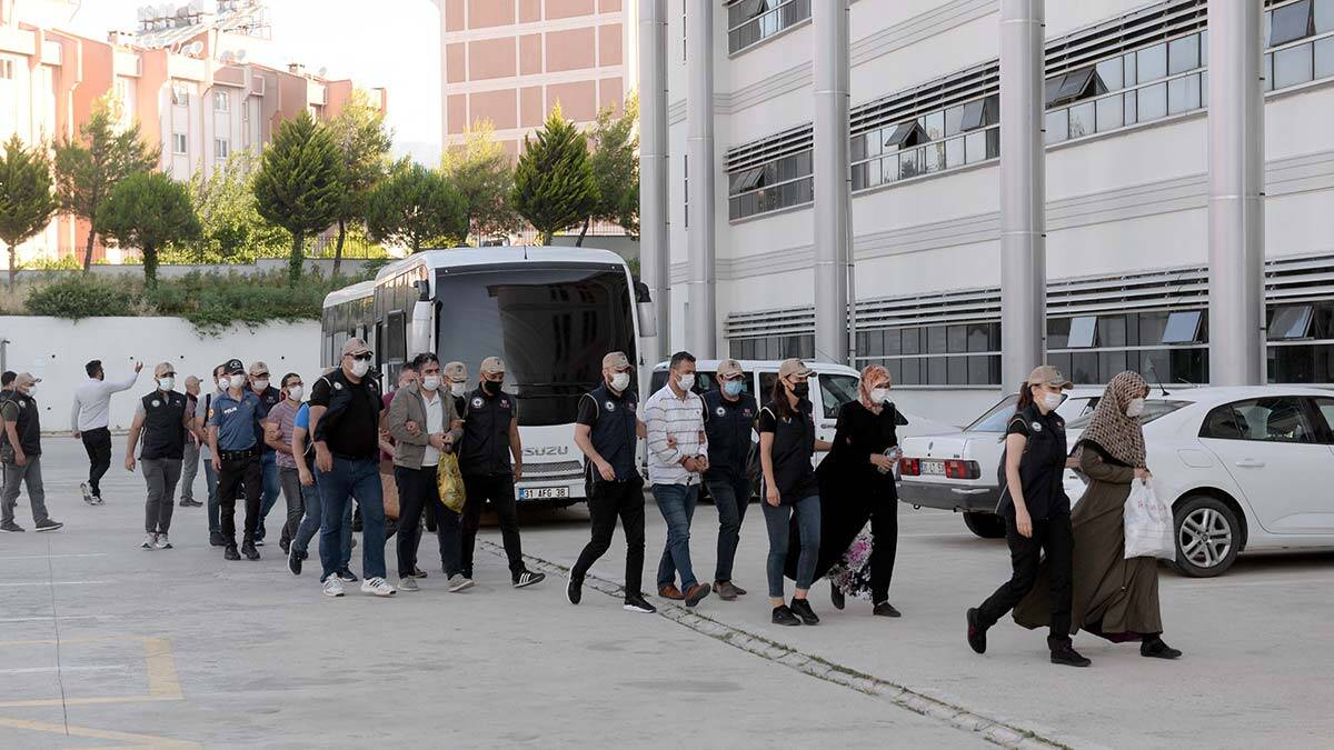 Hatay'daki FETÖ operasyonunda 16 şüpheli adliyede